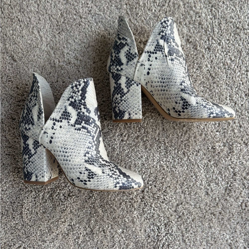 Steve Madden Rookie Snakeskin Patterned Women's Block Heel Ankle Boots